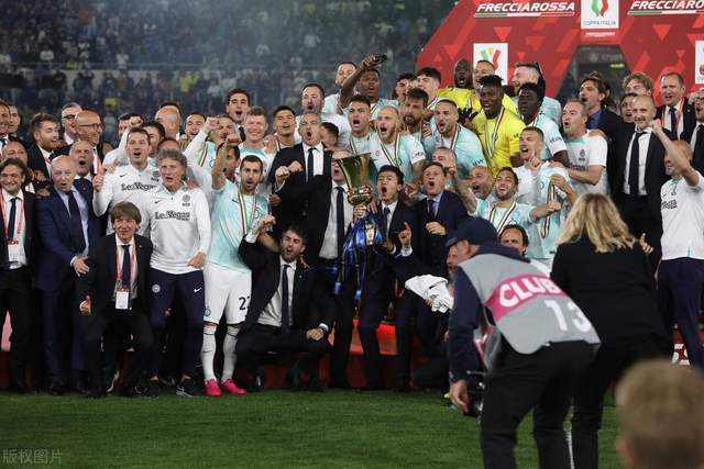 关于意大利杯赛程吃紧，西汉姆窗口期再遭质疑，引发热议，年轻球员得到机会的信息